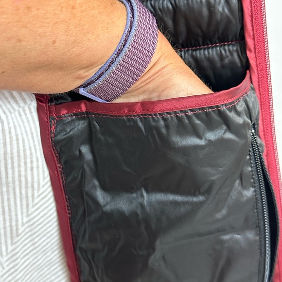 Laurier & Co. Wine Colored Gator Neck Hooded Puffer Soft Shell Sleeves L… - Picture 10 of 16